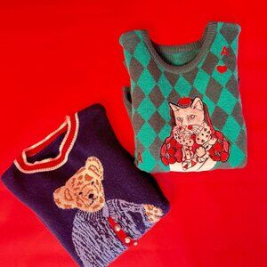Vintage Cat & Bear Sweater Duo — Whimsical Pre-Loved Knitwear from Sparkpick 🃏
